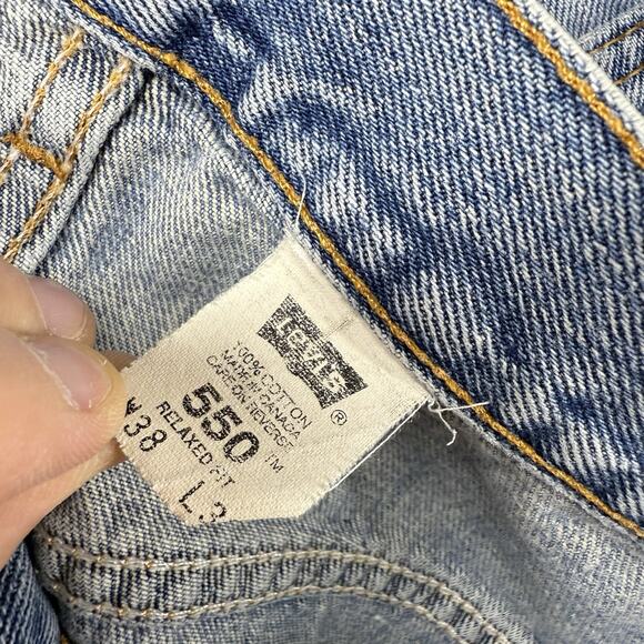 Vintage Levis Jeans Fits 36x36 Blue 550 Relaxed Canada Made 2000s Y2K Red Tab - Picture 15 of 16